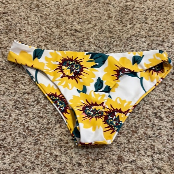 SHEIN Sunflower 🌻 Bikini Set S - Picture 5 of 9